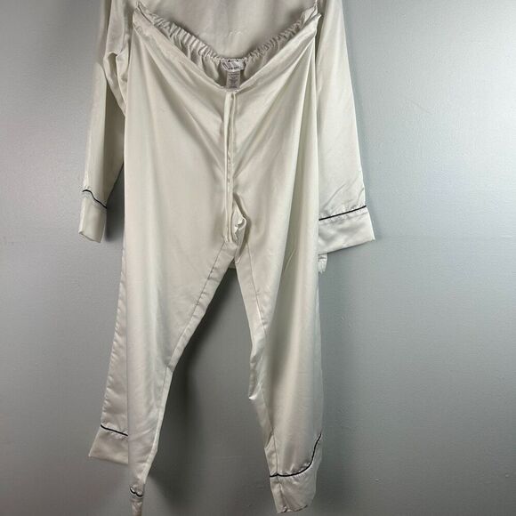 Natori Satin Long Sleeve Button-Up Top & Crop Pants Pajama - Picture 8 of 13